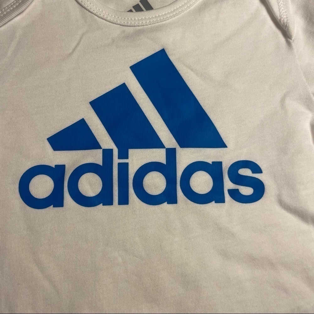 𝅺✅3X Host Pick✅ Adidas Set of 2 Onesies, 9M - Picture 8 of 13